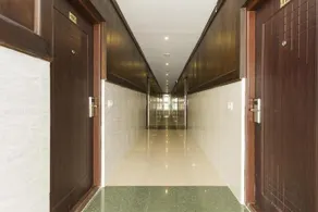 Capital O 1435 Hotel Millennium Plaza - Image 3
