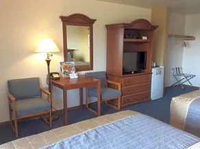 Scenic Shore Inn - Image 2