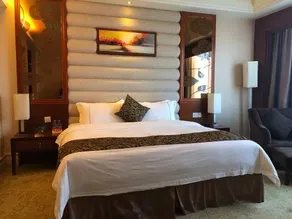 Golden Wave Hotel - Image 2