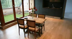 Riverhouse - Image 4