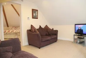 Longleat Luxury Apartment - Image 4