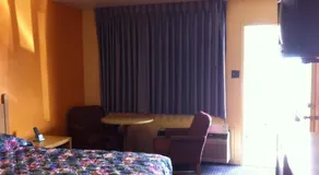 El Mio Motel - Image 3