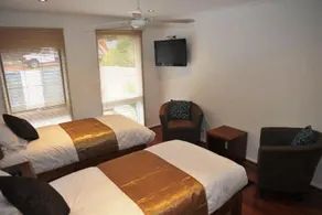 The Pommy Tree Bed and Breakfast - Image 4