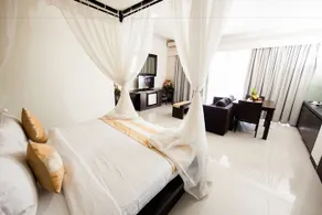 Sunset Mansion - Image 5