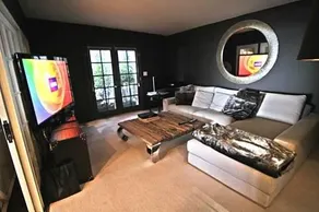 Sunset Plaza House - Image 5