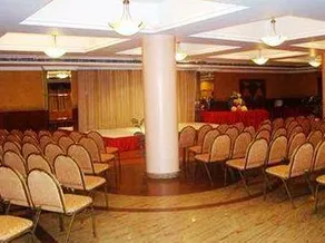 Celebrity Club - Image 4