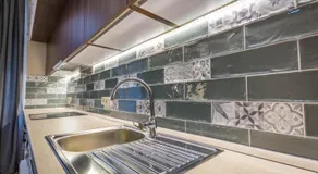 Fashion Street Apartments - Image 3
