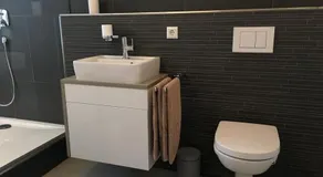 Unterm Blauregen - Image 2