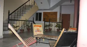 New Paradise Inn - Image 2