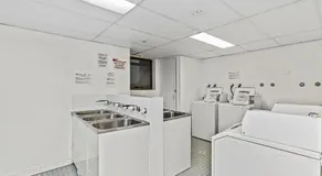 Cosy studio apartment seconds from Manly Beach - Image 4