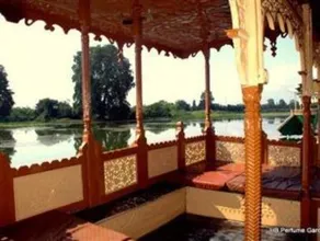 New Perfume Garden Group Of Houseboats - Image 3