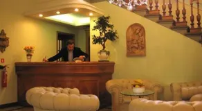 Hotel Grande Bretagne - Image 3