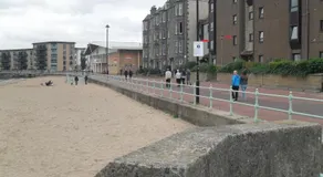 Edinburgh Beach View Apartment - Image 4