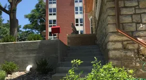 Historical Oscar Lofquist house in the heart of Des Moines - Image 5
