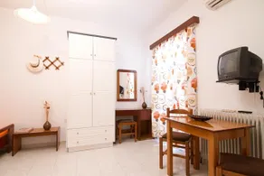 Evergreen Apartments - Image 4