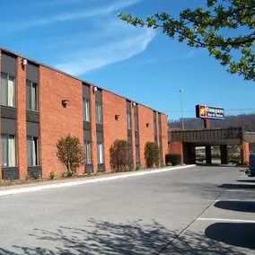 Compare Inn & Suites - Image 2
