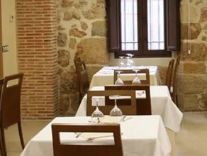 La Muralla Hostal Restaurant Rural - Image 4