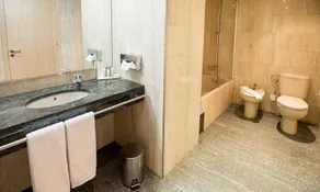 Golden Tulip Andorra Fenix - Image 2