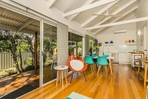 Kookaburra Beach Cottage On Tallow - Image 3