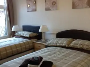 Aavon Court Guest House - Image 1