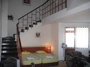 Paradise Hotel - Image 4