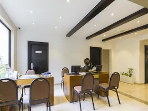 OYO Premium Koramangala Club - Image 4