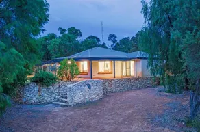 Yallingup Pet Friendly Bush Retreat - Image 2