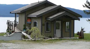 The Getaway Waterfront Cottage - Image 2