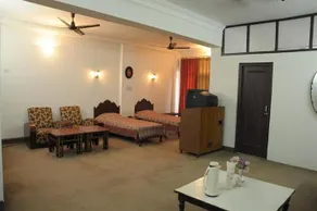 OYO 7128 Hotel Rama - Image 4