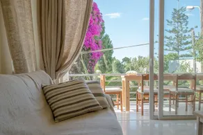 Beachfront & Spacious Family Home - Image 1