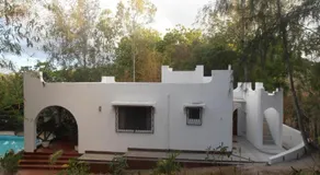 Tropical Garden House - Image 5