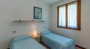 Villa V4 bi-trifamiliare - Image 2