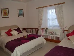 The London Inn - Image 3