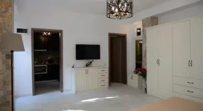 Old House - Image 4