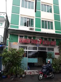 OYO 425 Seven Stars Hotel - Image 1