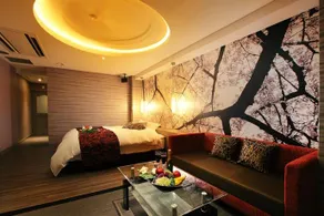 Hotel Ran (Love Hotel) - Image 2