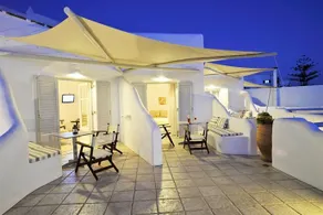 Yades Suites & Spa - Image 5