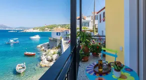 Eftopia Beachfront Studio - Image 2