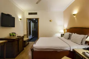 The Piccadilly Manali - Image 5