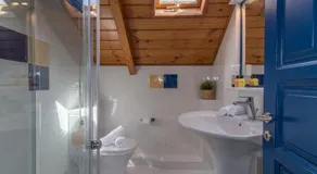 Gaia Apartment - Image 4