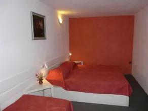 Villa Colour - Image 5