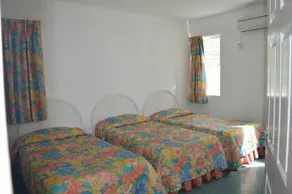 Four Aces Apartments - Image 3