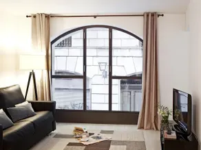 AinB Gothic Cathedral Apartments - Image 2