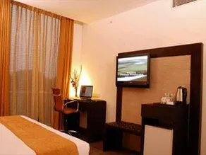 Hotel Thirty Six International - Image 3