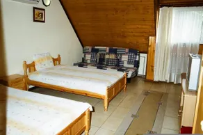 Cesar Guest Rooms - Image 5