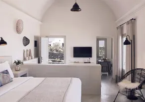 SANTO MARIS OIA LUXURY SUITES AND SPA - Image 4