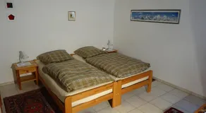 Curtins 16 - Image 5
