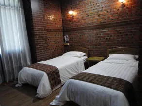 Nan Bwe- The Vibe Hostel - Image 4