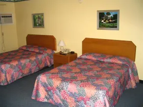 Route 9 Budget Inn - Image 3