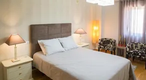 The Deluxe House - Image 5